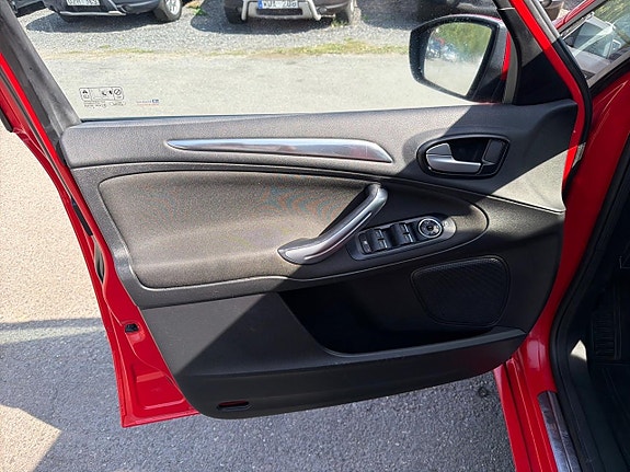 Ford S-MAX 23 of 24