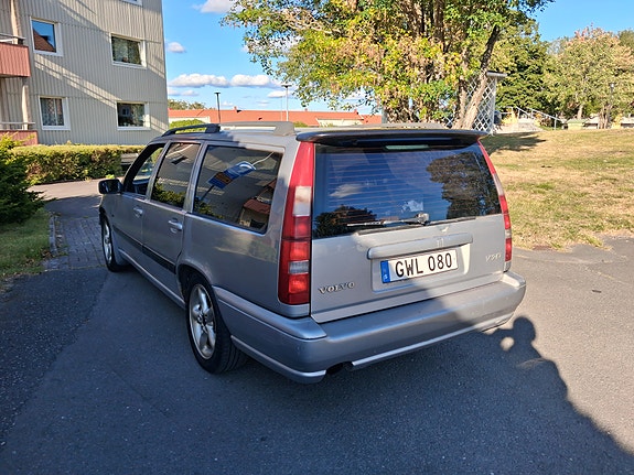 Volvo V70 5 of 7
