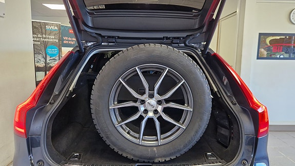 Volvo V90 Cross Country 8 of 25