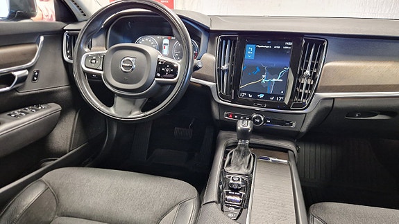 Volvo V90 Cross Country 11 of 25
