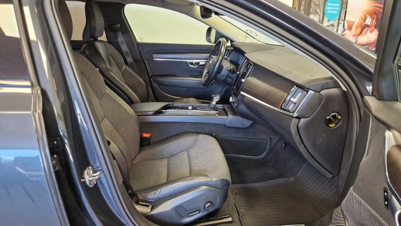 Volvo V90 Cross Country 18 of 25