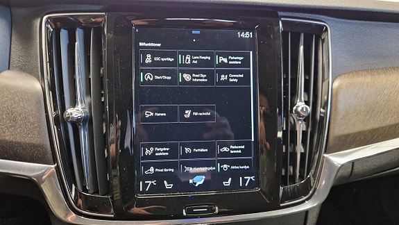 Volvo V90 Cross Country 13 of 25