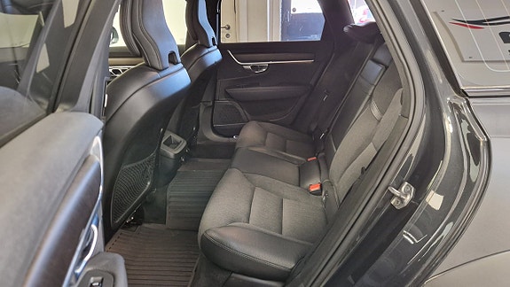 Volvo V90 Cross Country 23 of 25