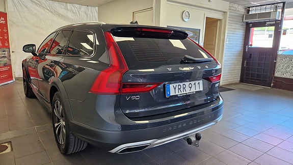 Volvo V90 Cross Country 6 of 25