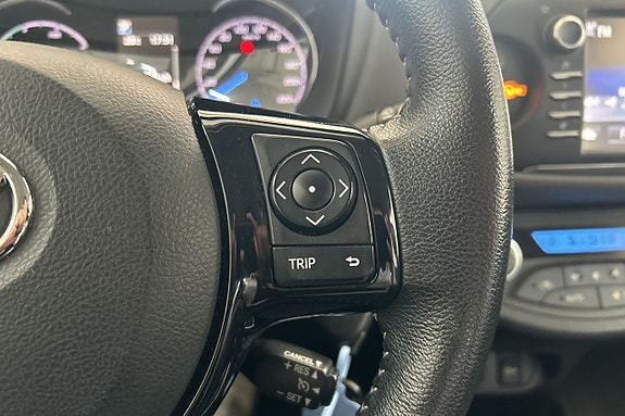Toyota Yaris 14 of 16