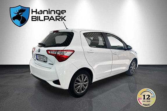 Toyota Yaris 4 of 16