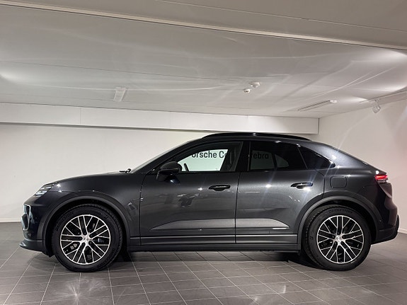 Porsche Macan 4 of 15