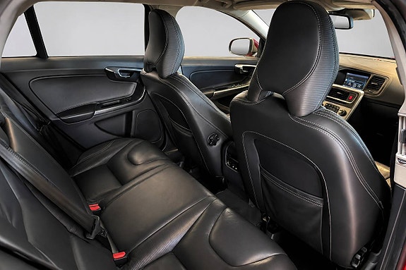 Volvo V60 10 of 16