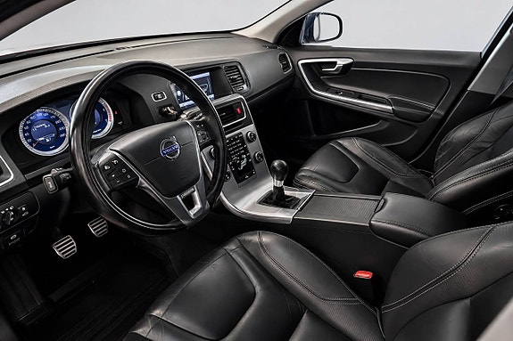 Volvo V60 8 of 16