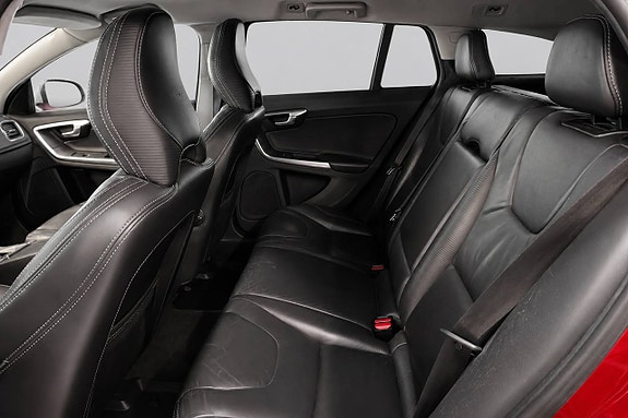 Volvo V60 9 of 16