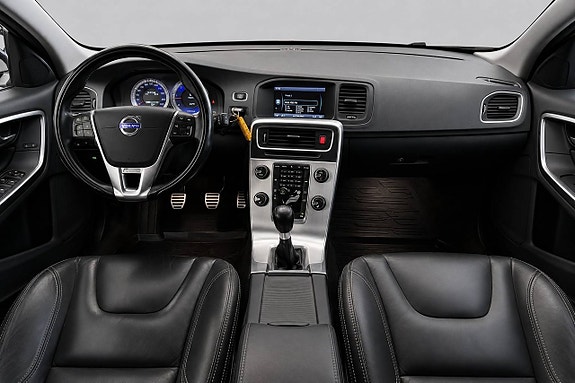 Volvo V60 12 of 16