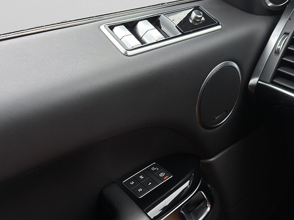 Land Rover Range Rover Sport 7 of 30