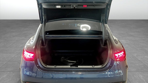 Mercedes-Benz EQE300 10 of 13