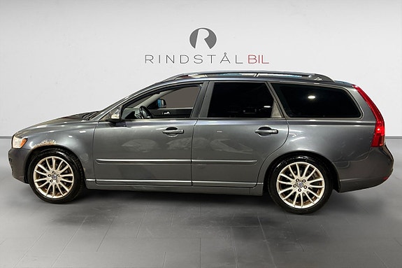 Volvo V50 4 of 17