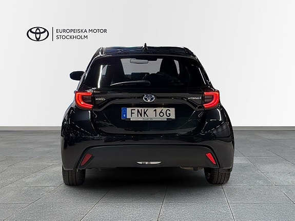 Toyota Yaris 4 of 13