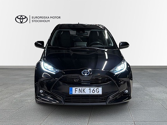 Toyota Yaris 5 of 13