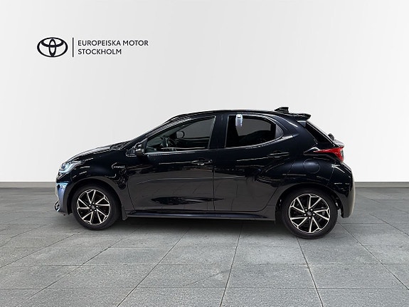 Toyota Yaris 3 of 13