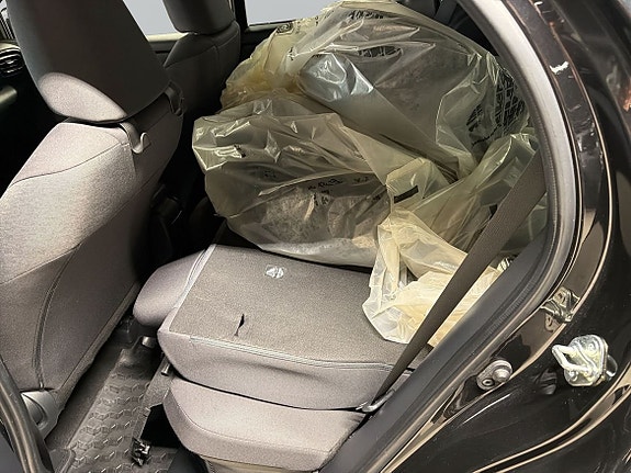 Toyota Yaris 7 of 13