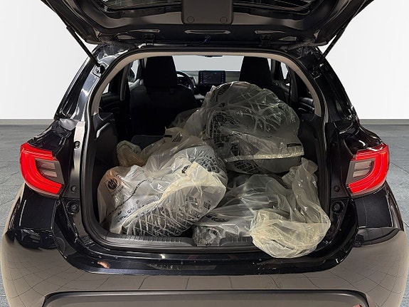 Toyota Yaris 10 of 13