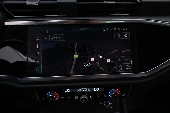 Audi Q3 12 of 27