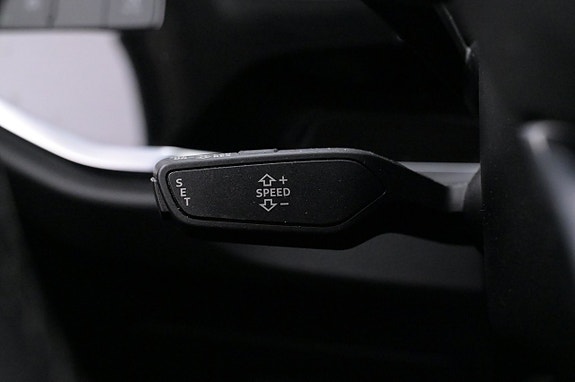 Audi Q3 8 of 27