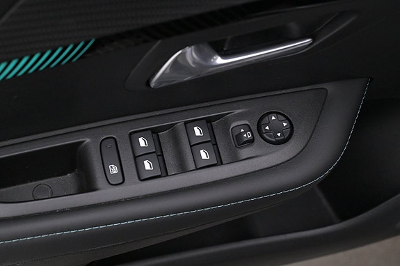 Peugeot e-208 12 of 27