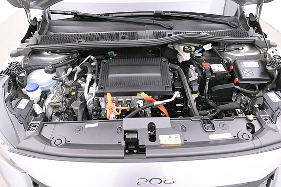 Peugeot e-208 26 of 27