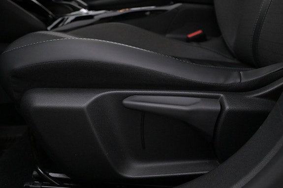 Peugeot e-208 11 of 27