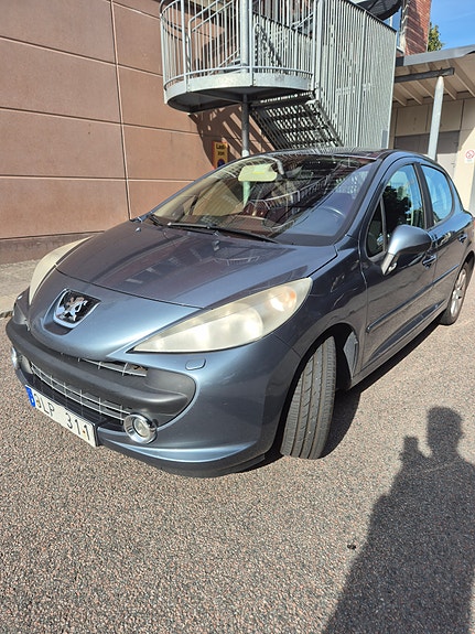 Peugeot 207 2 of 5