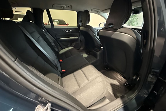 Volvo V60 13 of 29