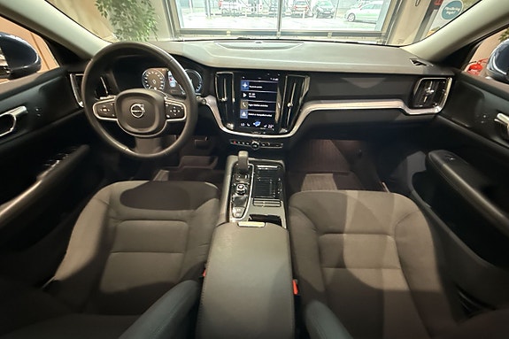 Volvo V60 11 of 29