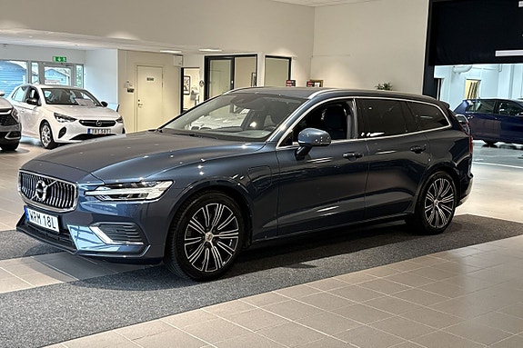 Volvo V60 2 of 29