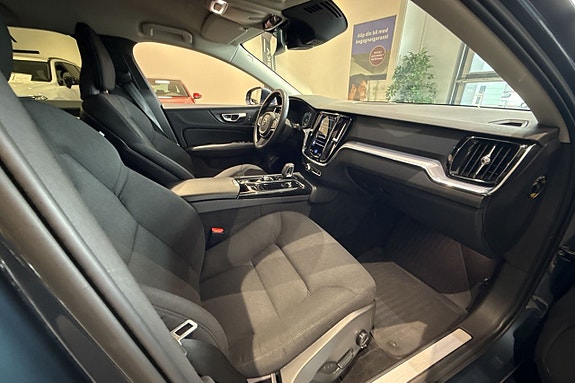 Volvo V60 12 of 29