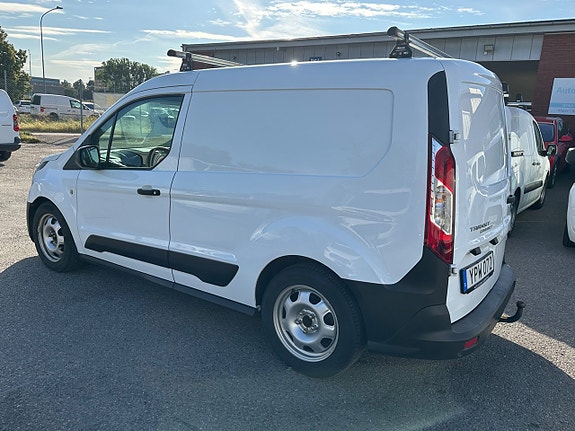 Ford Transit Connect 5 of 8