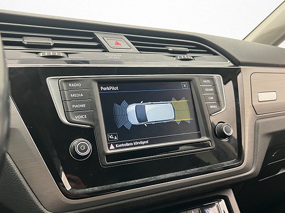 Volkswagen Touran 18 of 29