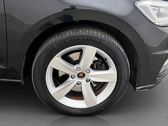 Volkswagen Touran 29 of 29