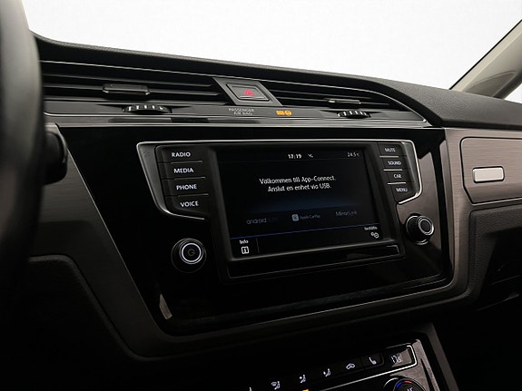 Volkswagen Touran 17 of 29