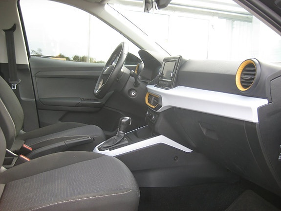 Seat Arona 4 of 7
