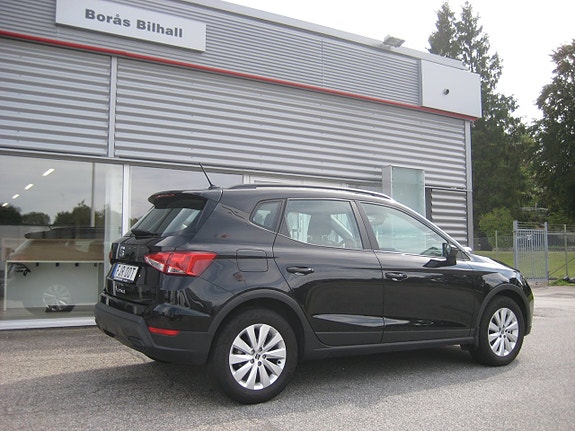 Seat Arona 2 of 7