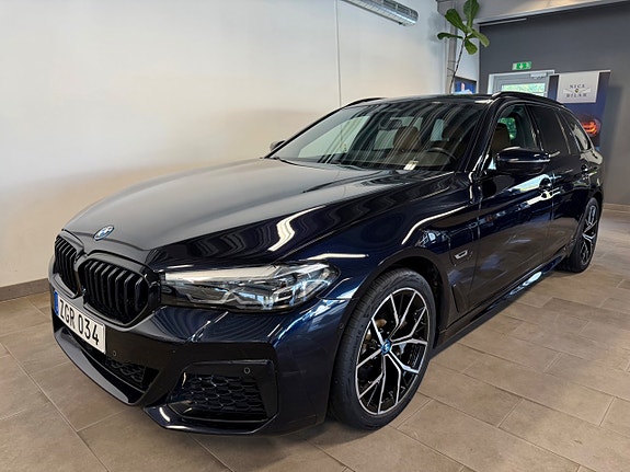 BMW 530e 2 of 12