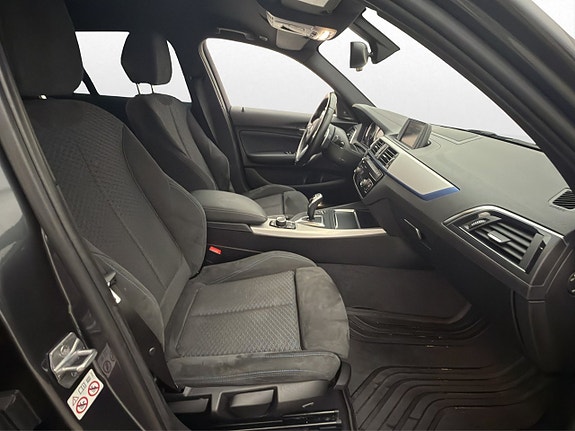 BMW M140i 26 of 30