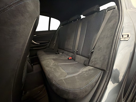 BMW M140i 28 of 30