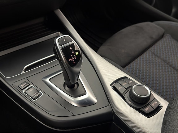 BMW M140i 25 of 30