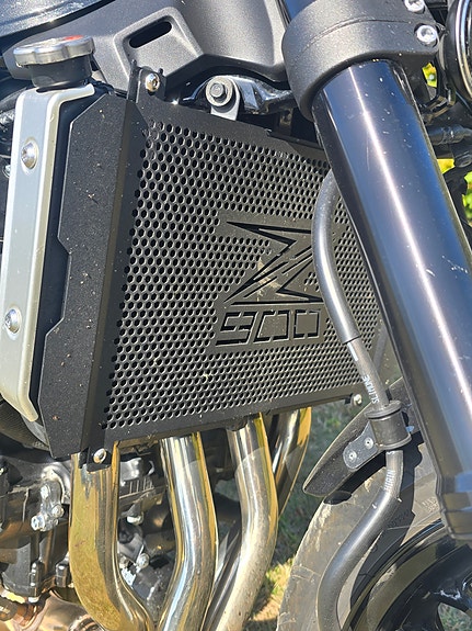 Kawasaki Z900 RS 4 of 5