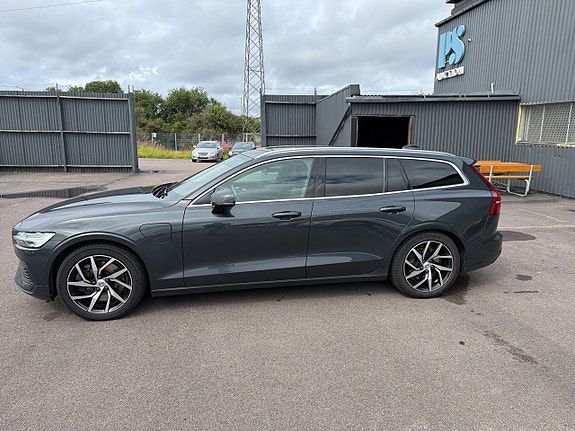 Volvo V60 2 of 6