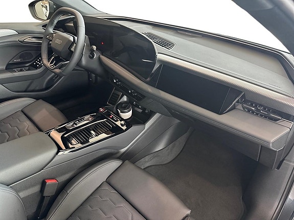 Audi A6 12 of 15