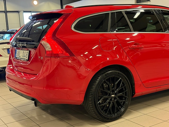 Volvo V60 8 of 20
