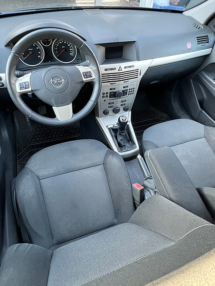 Opel Astra 4 of 4