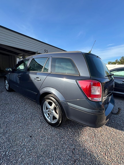 Opel Astra 2 of 4