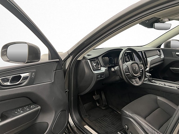 Volvo XC60 10 of 30